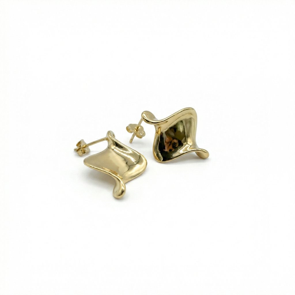 [AR-134] Arete Chapa de oro 18K · AR-134